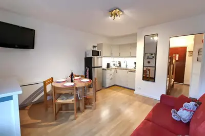 Cuisine ou kitchenette dans l'établissement L'Ourson Randonneur - Station de ski à 600m