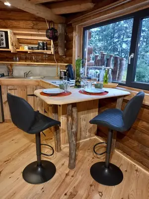 Cuisine ou kitchenette dans l'établissement LA YOURTE DU RANDONNEUR
