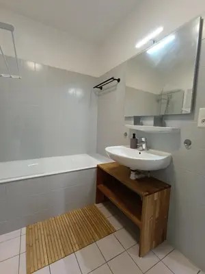 Salle de bains dans l'établissement L'étoile d'argent, centre-ville