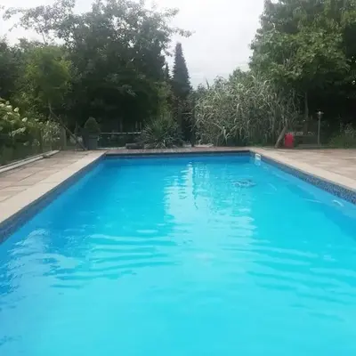 Logement avec piscine