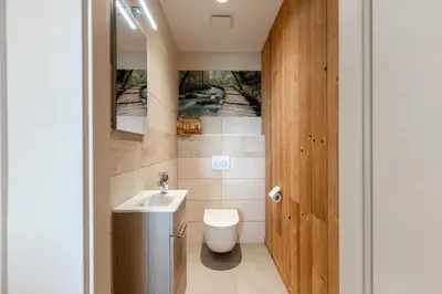 Salle de bains dans l'établissement Eden'Roc