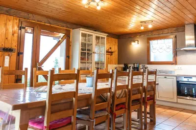 Cuisine ou kitchenette dans l'établissement La Grange des Mios