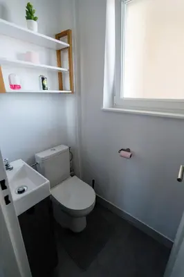 Salle de bains dans l'établissement Agréable et Spacieux Appartement lumineux T4 ALSACE