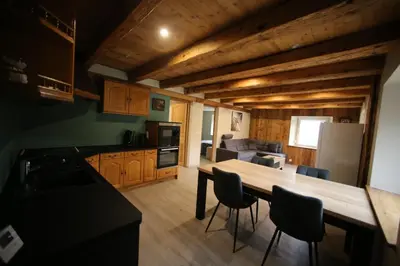 Cuisine ou kitchenette dans l'établissement Chez Lydie