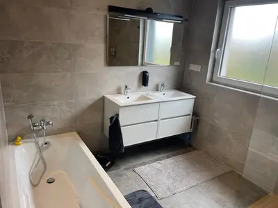 Salle de bains dans l'établissement Colmar Appartement terrasse 10min centre ville