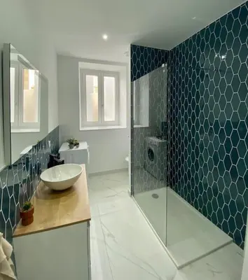 Salle de bains dans l'établissement ClassicBlue, centre de Mulhouse