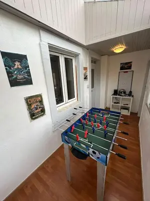 Salle de jeux dans l'établissement Magnifique appartement F3. 4 à 6 personnes