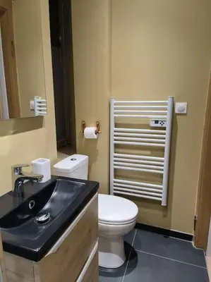 Salle de bains dans l'établissement Cocon de la vallée