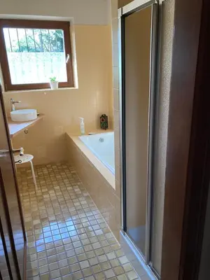 Salle de bains dans l'établissement Gîte 