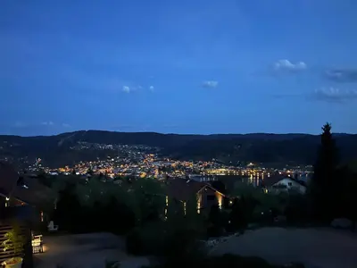Vue générale sur la montagne ou vue sur la montagne depuis le chalet