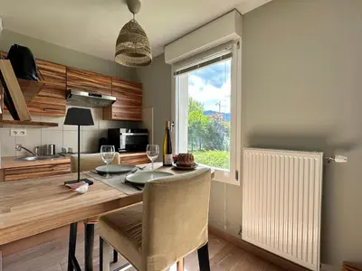 Cuisine ou kitchenette dans l'établissement Charmant studio avec parking