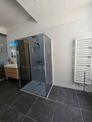Salle de bains dans l'établissement Le loft K- centre Colmar - jusqu'à 10 personnes