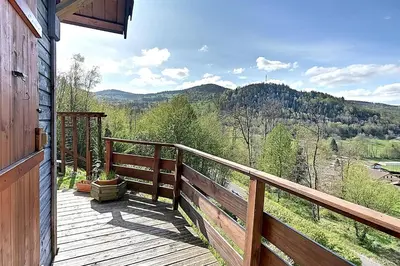 Vue générale sur la montagne ou vue sur la montagne depuis le chalet