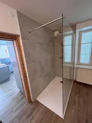 Salle de bains dans l'établissement Domaine La Bonne Dame - Merle, au coeur des Vosges