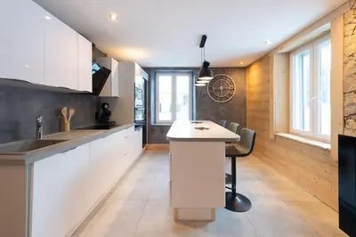 Cuisine ou kitchenette dans l'établissement Ferme de Cellet, authentique ferme vosgienne