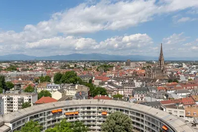 Vue générale sur Mulhouse ou vue de la ville depuis l'appartement