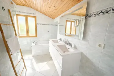 Salle de bains dans l'établissement Chalet Le Grizzli-3 chambres- 8 couchages- vue imprenable