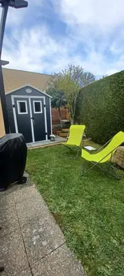 Jardin de l'établissement Chez Serge et Francine