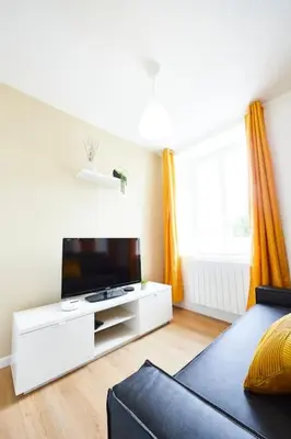 Télévision ou salle de divertissement dans l'établissement RB-1D Appartement F2 au 1er étage à Mulhouse de 1 à 2 pers