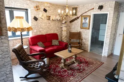 Coin salon dans l'établissement Le refuge des Sorciers