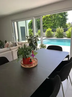 Piscine de l'établissement Villa de l'Elbe proche Europapark en Alsace ou située à proximité