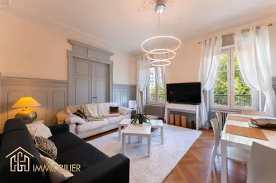 Télévision ou salle de divertissement dans l'établissement Le Premium - Parking City Center
