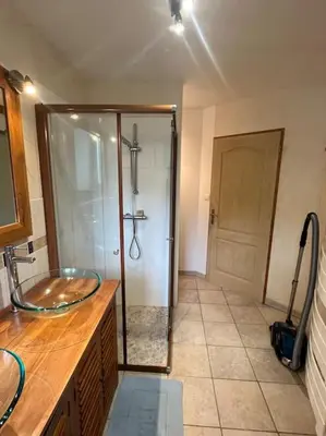 Salle de bains dans l'établissement Appartement 5 personnes avec espace plein air