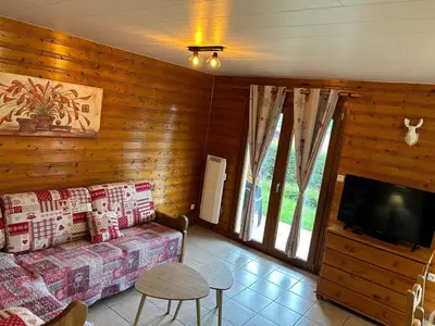 Télévision ou salle de divertissement dans l'établissement Appartement cosy avec parking et terrasse à Gérardmer - FR-1-589-653
