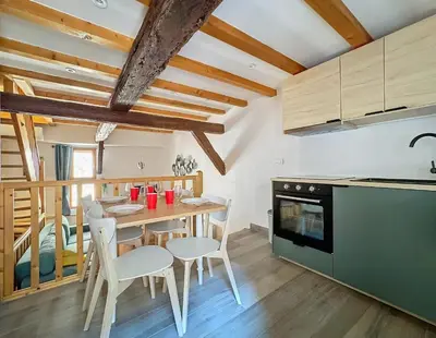 Cuisine ou kitchenette dans l'établissement L'Atypique d'Eguisheim