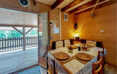 Plan de l'établissement 2 Bedroom Beautiful Home In Le Ménil