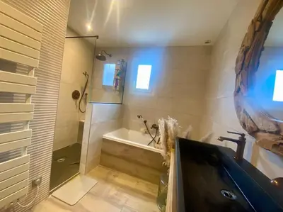 Salle de bains dans l'établissement Aux portes de Colmar
