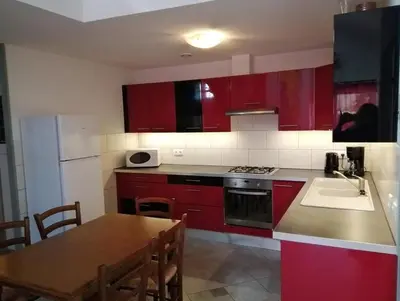 Cuisine ou kitchenette dans l'établissement Sports et détente