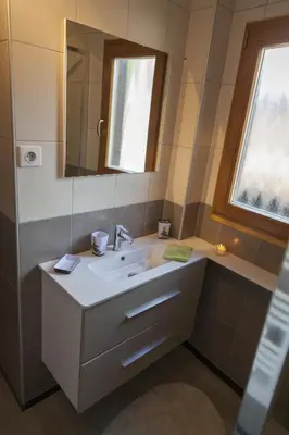Salle de bains dans l'établissement Gîte les Cigogneaux