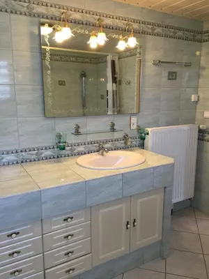 Salle de bains dans l'établissement Gîte 10 personnes