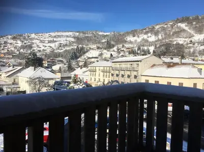 Vue générale sur la montagne ou vue sur la montagne depuis l'appartement