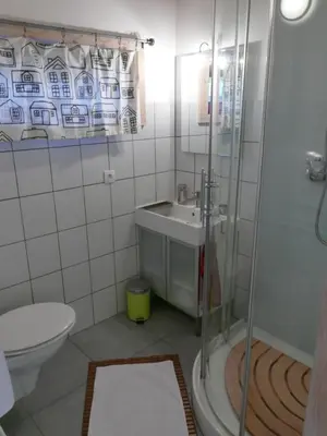 Salle de bains dans l'établissement Les Trois Lanternes