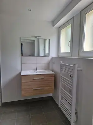 Salle de bains dans l'établissement Magnifique appartement Jonquille