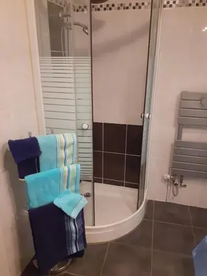 Salle de bains dans l'établissement gîte le callinet