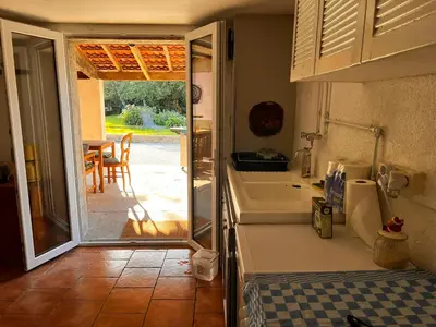 Cuisine ou kitchenette dans l'établissement Gîte de la petite Reine