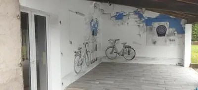 Vélo sur le terrain de l'établissement Gîte de la petite Reine ou dans les environs
