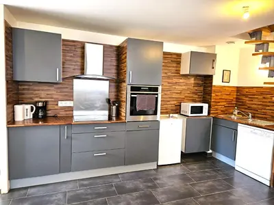 Cuisine ou kitchenette dans l'établissement ThannT3-Centre Ville-Garage privé- Centre Ville