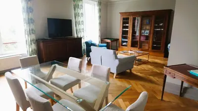 Télévision ou salle de divertissement dans l'établissement Chambres d'hôtes au Château Léon