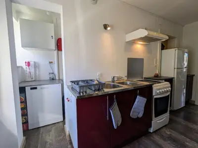 Cuisine ou kitchenette dans l'établissement Appartement 2 chambres, max 6 pers, proche des stations, centre-ville Cornimont - FR-1-589-666