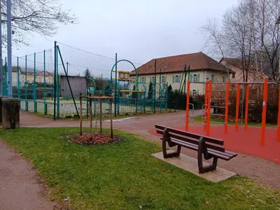 Aire de jeux pour enfants de l'établissement Appartement 2 chambres, max 6 pers, proche des stations, centre-ville Cornimont - FR-1-589-666