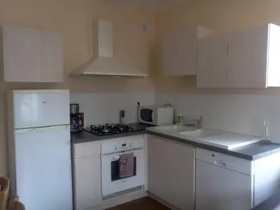 Cuisine ou kitchenette dans l'établissement Gite les Granites à moins de 100m du lac