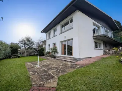 Jardin de l'établissement Gîte cosy au cœur de Gérardmer avec jardin et terrasse - FR-1-589-670