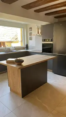 Cuisine ou kitchenette dans l'établissement Maison vigneronne