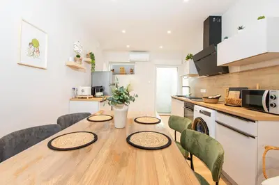 Cuisine ou kitchenette dans l'établissement Colmar Centre - Le Schickele - garage privé - climatisé