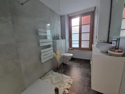 Salle de bains dans l'établissement La bulle Mathias