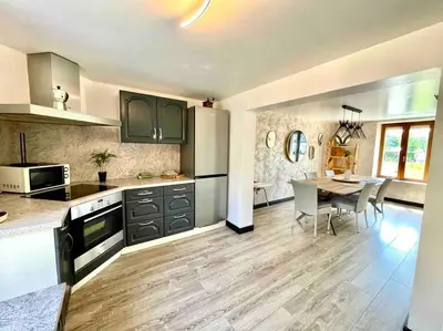 Cuisine ou kitchenette dans l'établissement Maison 4-6 personnes proche Gerardmer